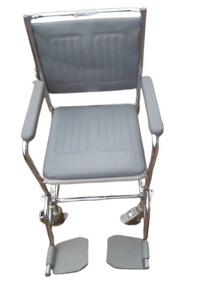 Comode Chair with Wheels